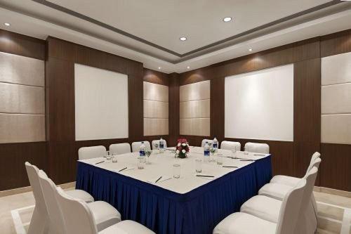 Inde Hotel Signature Tower Gurgaon Zewnętrze zdjęcie