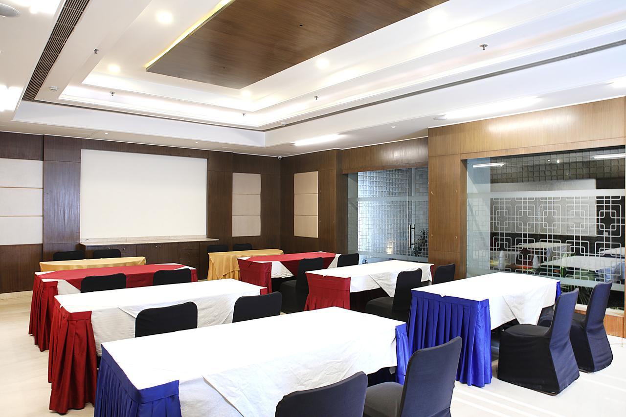 Inde Hotel Signature Tower Gurgaon Zewnętrze zdjęcie