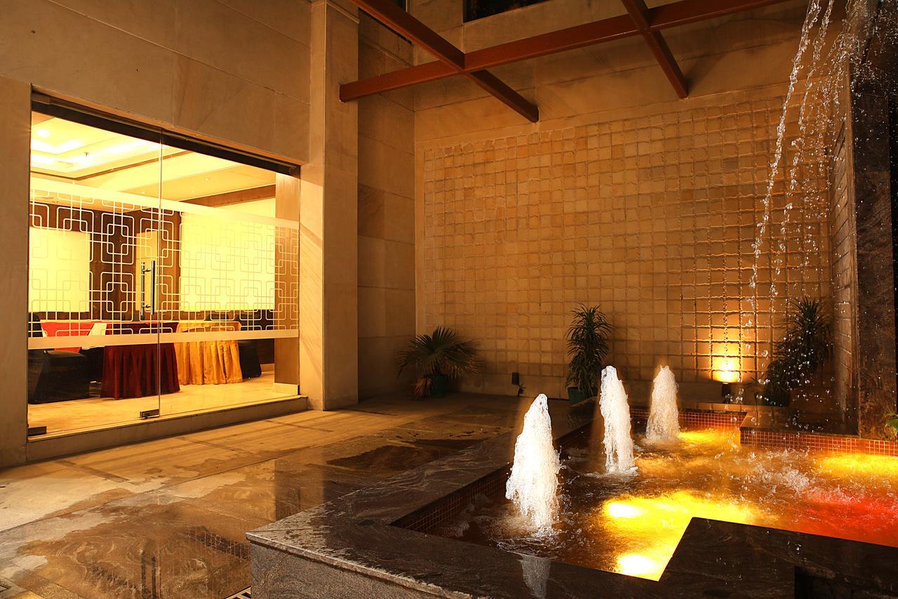 Inde Hotel Signature Tower Gurgaon Zewnętrze zdjęcie